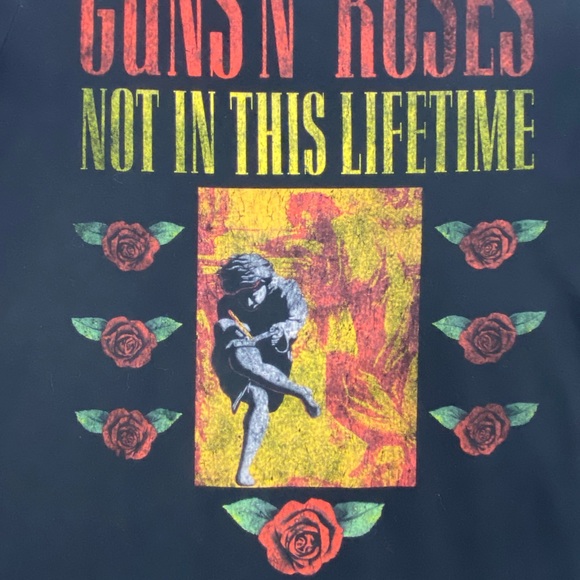 COPY - Plus Guns & Roses Tee - Picture 7 of 9